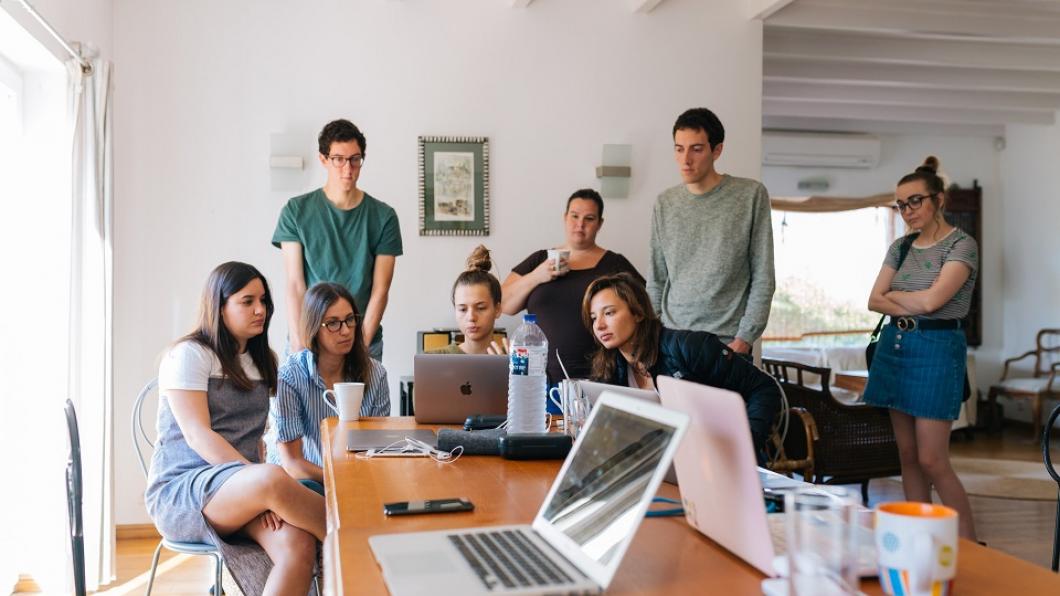 group-of-people-watching-on-laptop-1595385.jpg