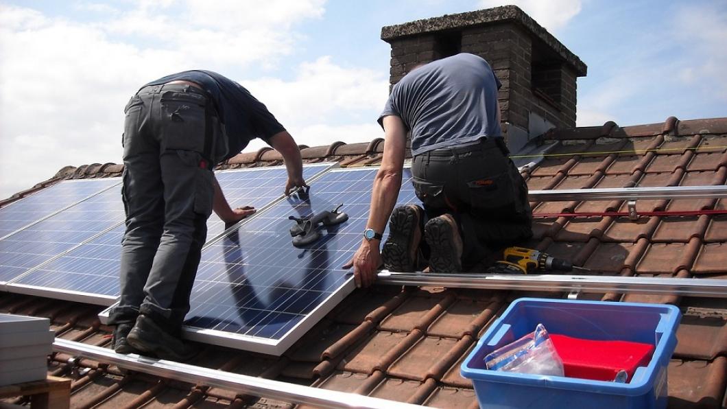 solar-panels-943999_1280.jpg